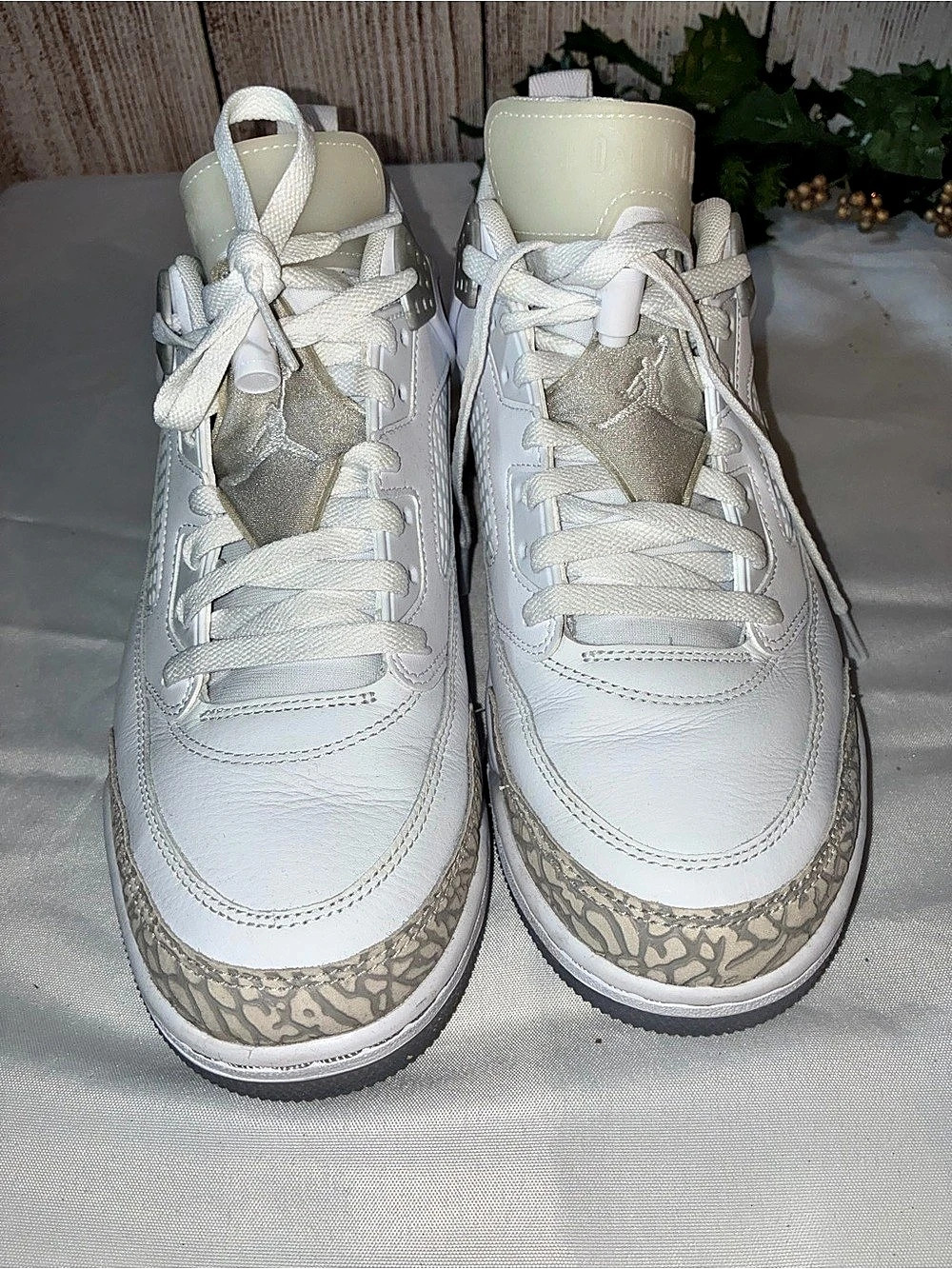 Jordan Air Jordan 4 Retro Sneakers White & Gray US 10.5